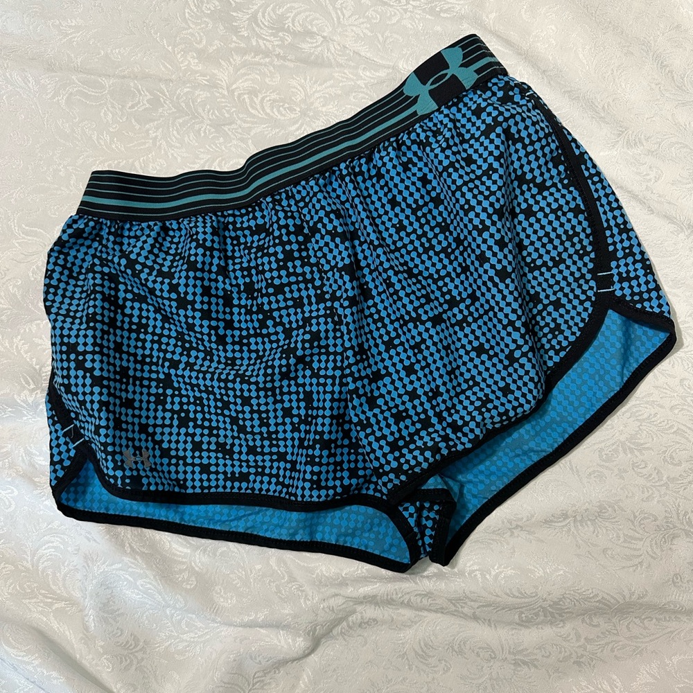 Under Armour women medium blue shorts